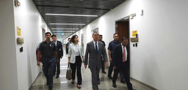 彻底谈成了！印度表态了。6月22日，王毅在新德里会见了印度国家安全顾问多瓦尔，就