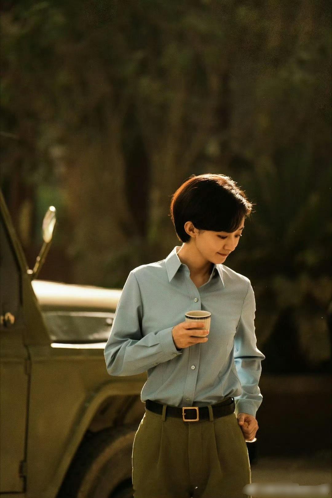 赵丽颖《小城大事》李秋萍最新剧照这是开始预热啦 