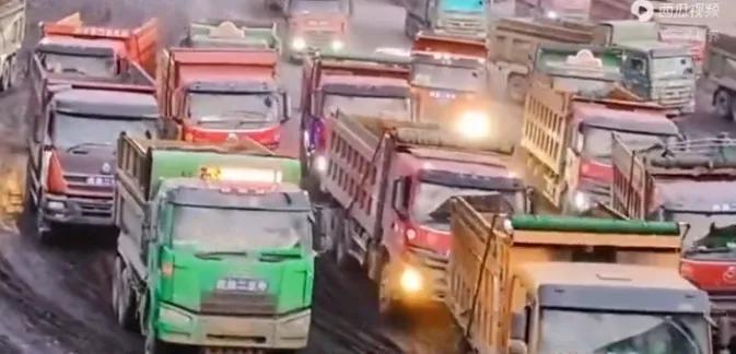 中国“基建狂魔”的名头可不是盖的，除了无与伦比的协调调度能力外，施工设备众多也是