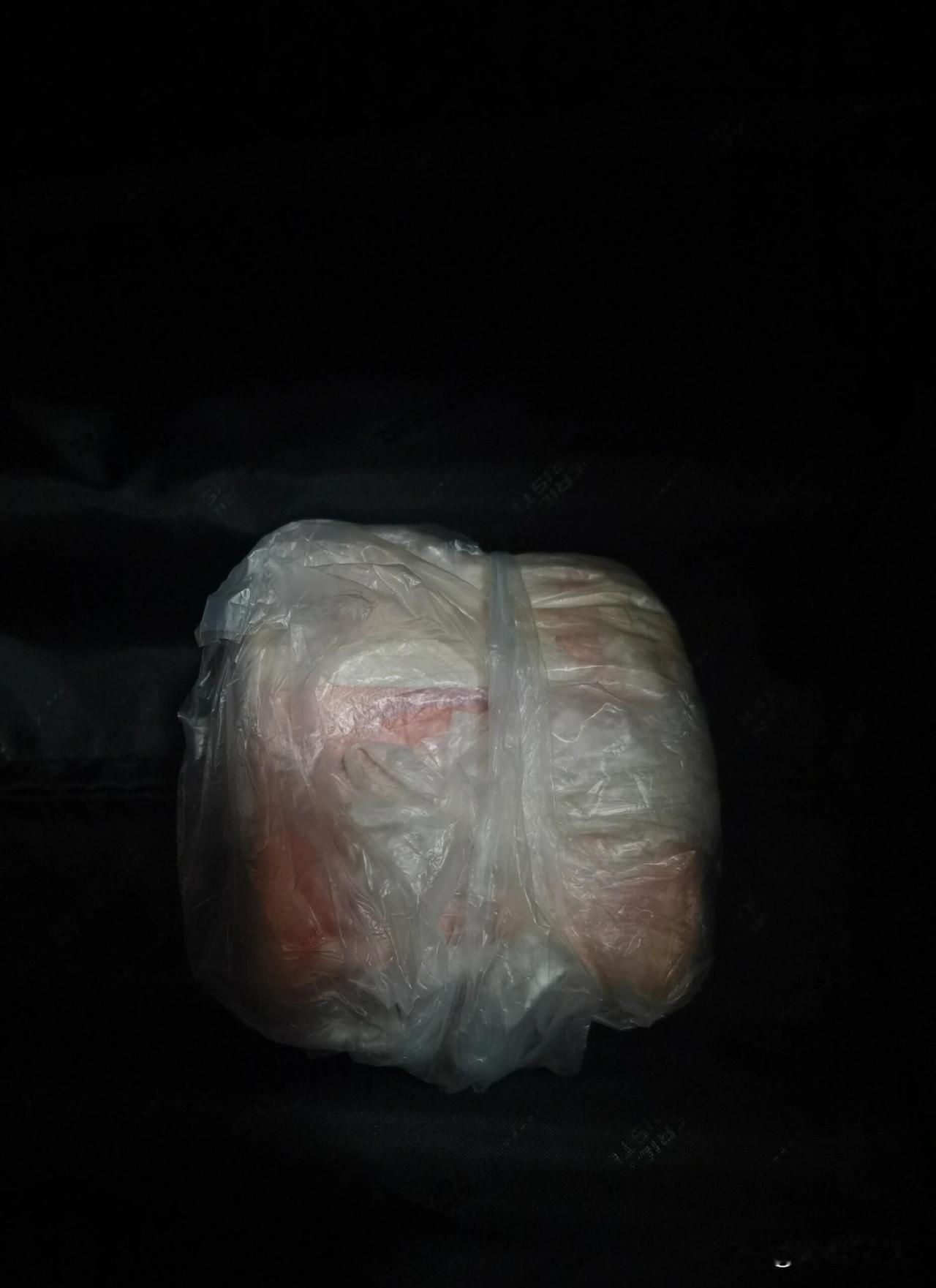 我爸的30w我不以为意，我奶的1w1我泣不成声
我爸之前给了我30万，他说我迟迟