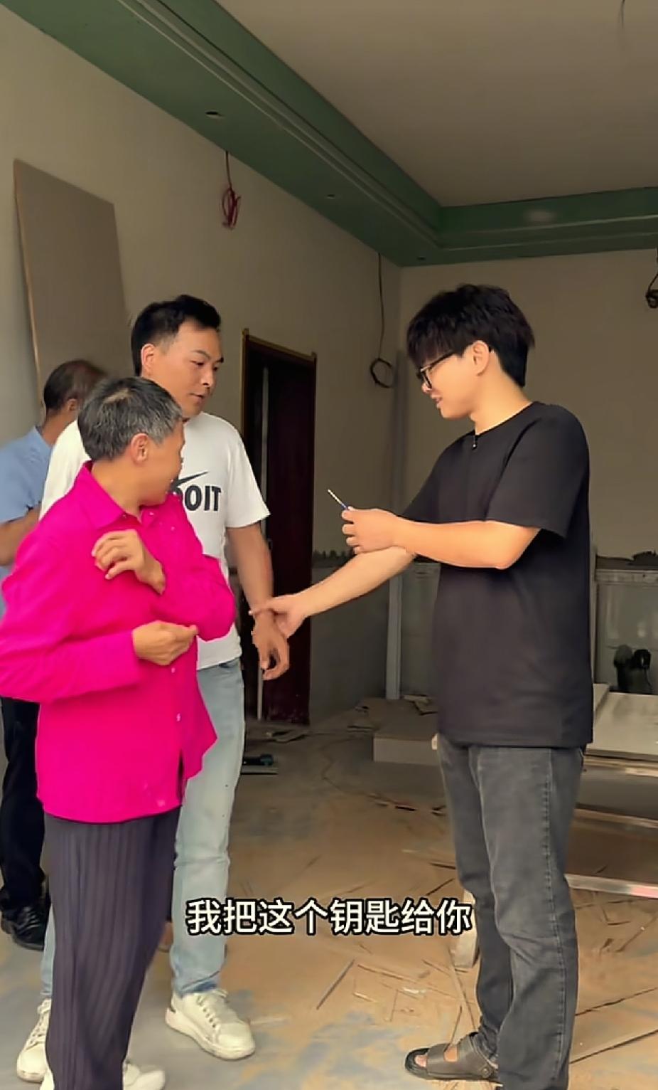 这才是真正的大爱！子安环球旅行前的安排，看哭无数人！
走遍38国的环球博主子安，