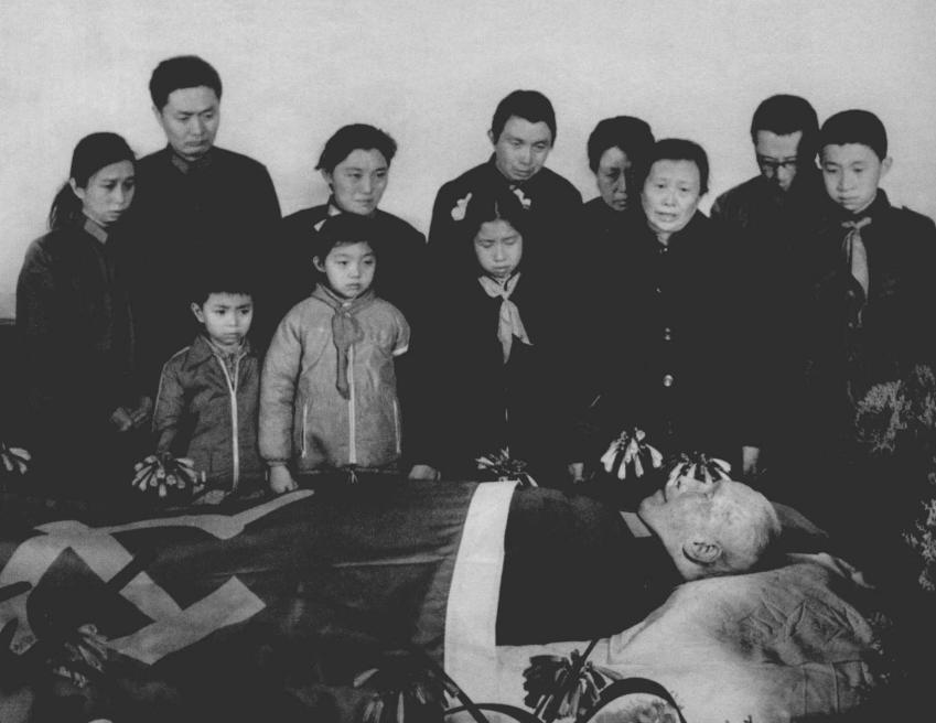 1984年2月5日，天地无光，日月失色，地球失重的一天。