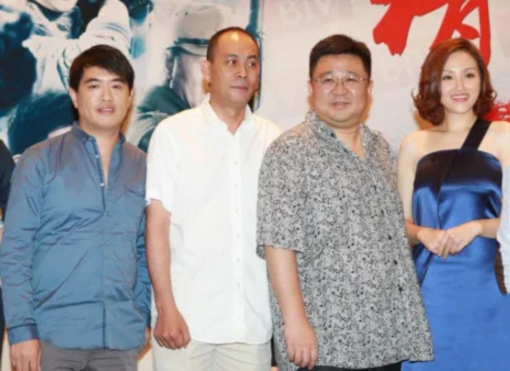 4星同框：我一眼就认出了气色盈和、朗目丰颊的梁冠华，天庭饱满、胖瘦合度的张光北；