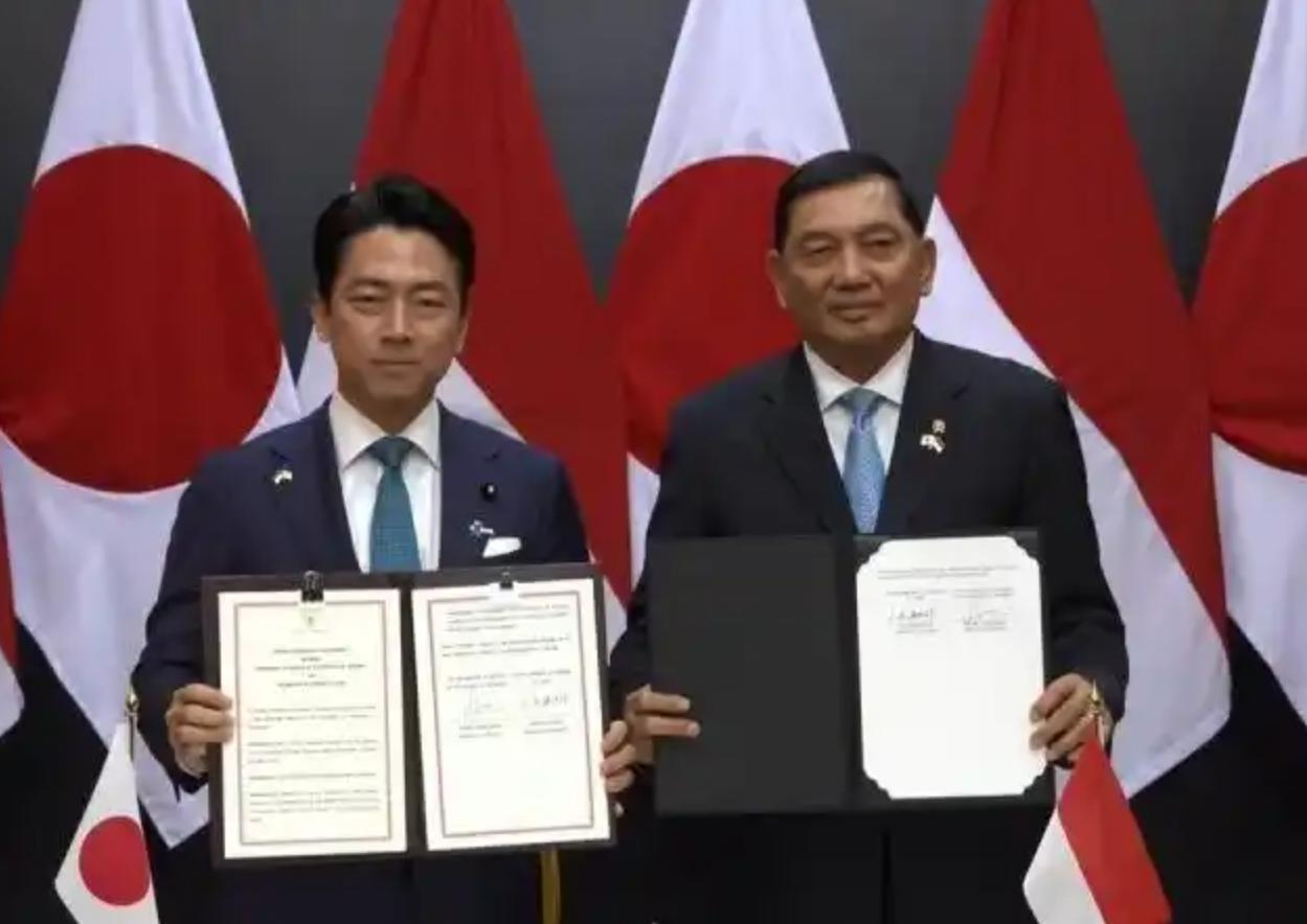 6 月 5 日，日本防卫大臣小泉进次郎在东京和印尼国防部长夏弗里见了面，两人谈完