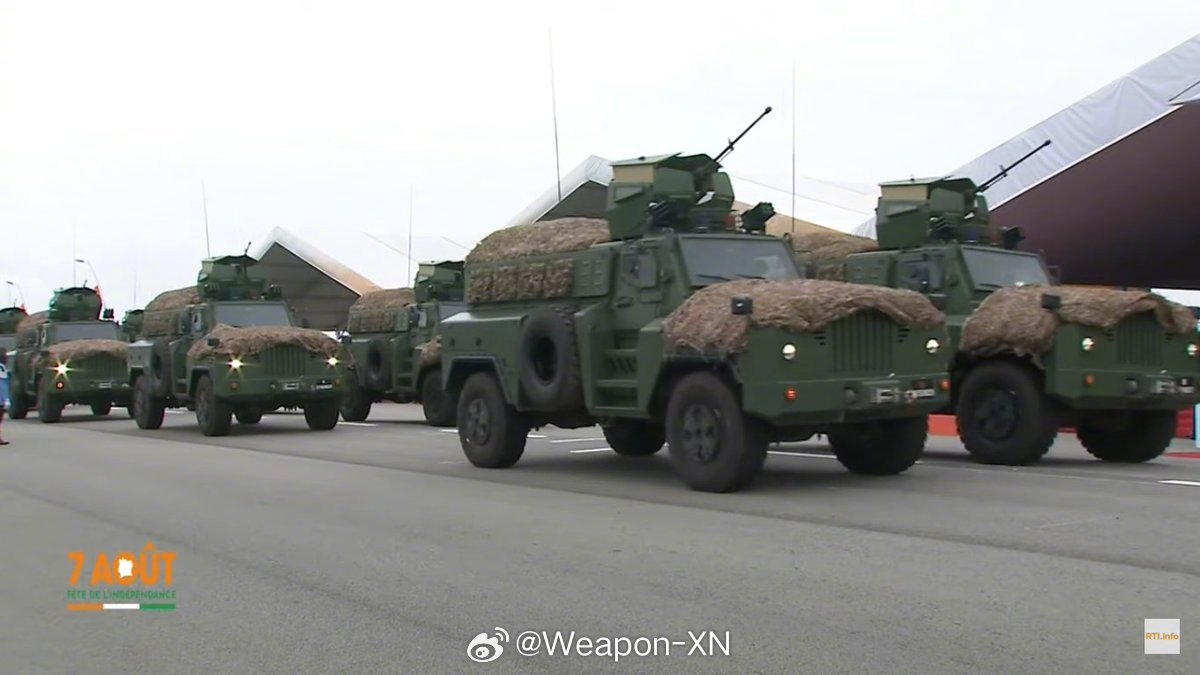 #兵器影像[超话]# 科特迪瓦政府在大巴萨姆庆祝独立 64 周年的阅兵式上，展示