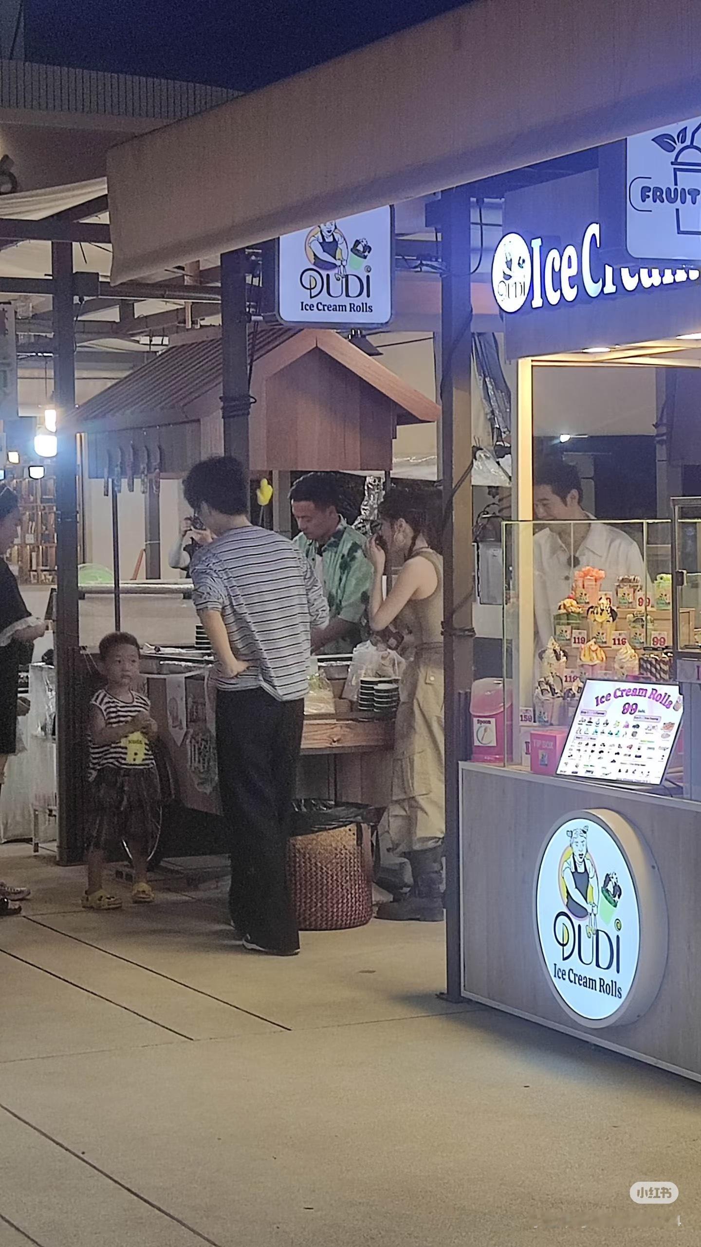 笑得我，两个人大眼瞪小眼：我俩咋穿得一样？王俊凯 中餐厅10
