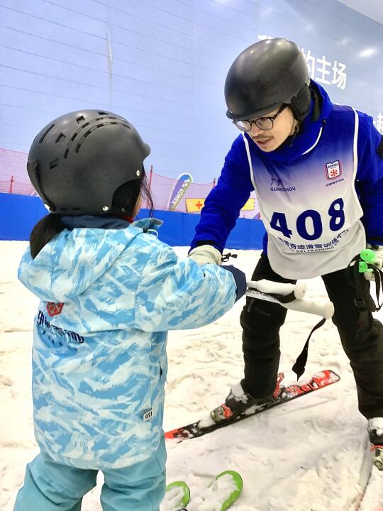 ⛷️在广州！5岁萌娃也能轻松滑雪啦！！！