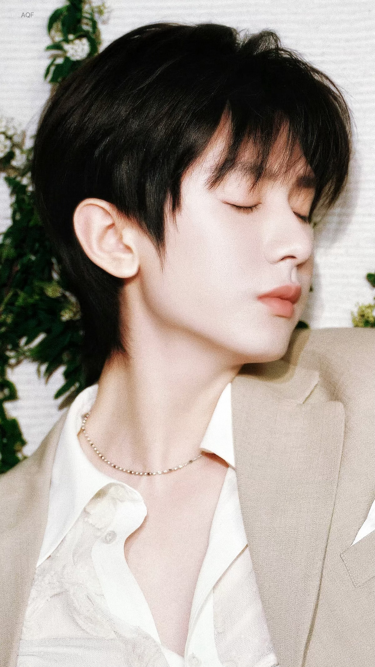 我不管 我今晚就睡在这腰上了