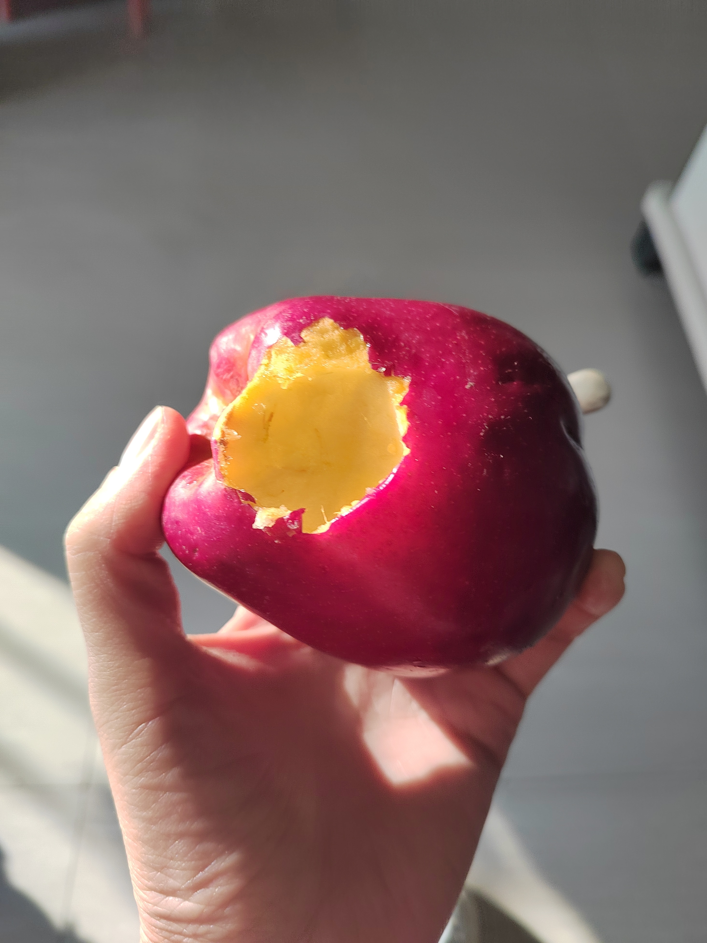 解锁舌尖新口味，今天人类幼崽尝试第一口非奶味口粮你家宝贝都是几个月开始加辅食的？