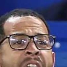 罗塞尼尔已经下课，《电讯报》名记马特-劳是最早跟进切尔西解雇罗塞尼尔的记者之一，