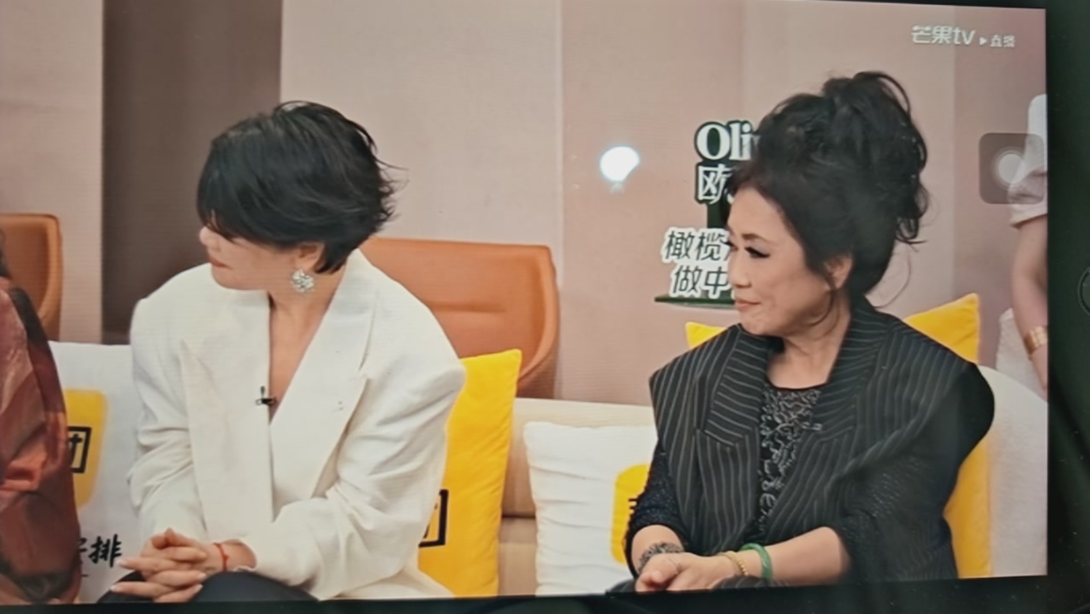 歌手总决赛第一轮我的三票：毛阿敏和齐豫吴碧霞和万妮达龚琳娜你的三票是？ 