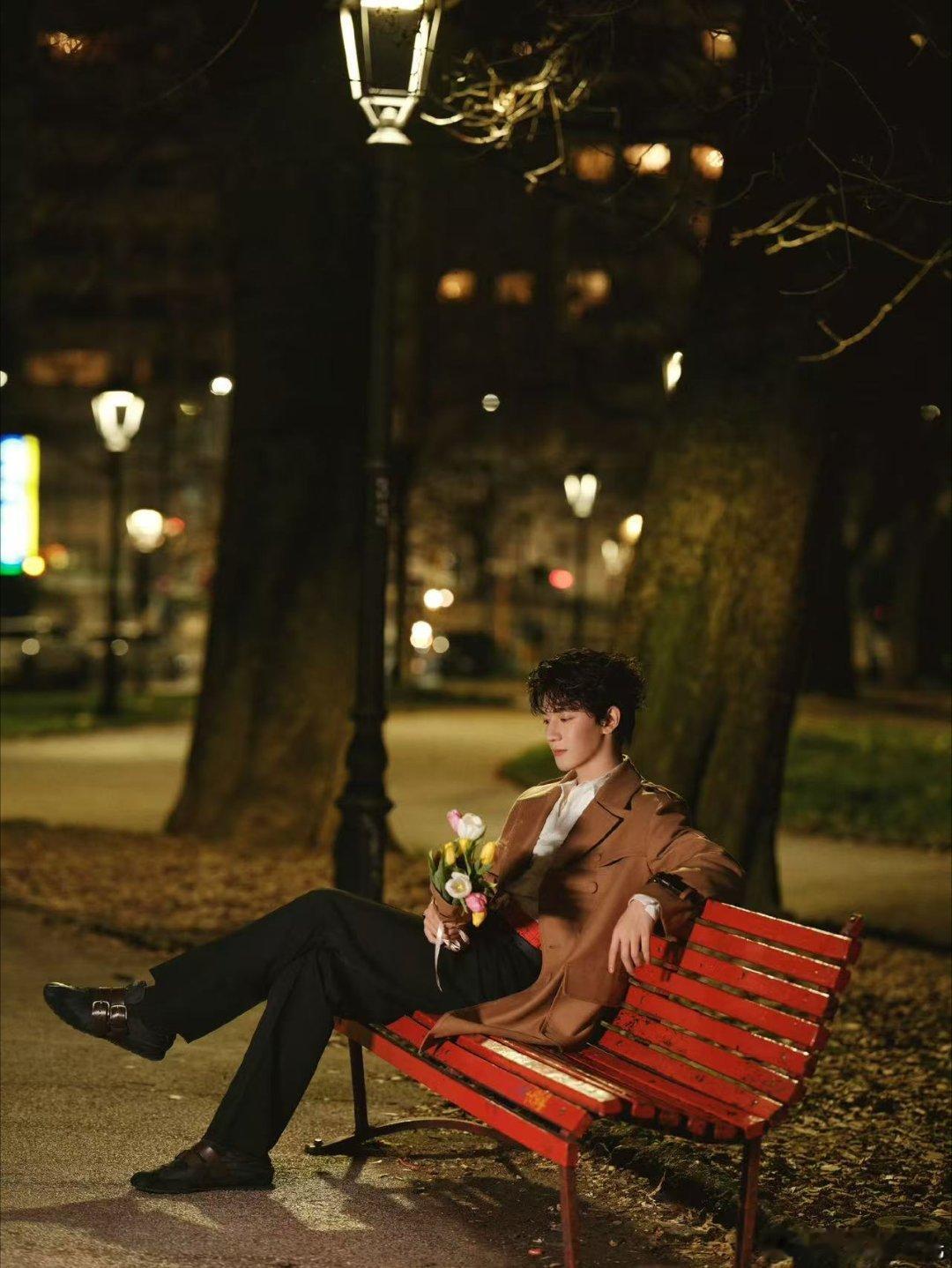 夏之光好锋利的眉眼 夏之光在米兰用眉眼说话！立体眉骨撑起整张脸的高级感，眼尾锐利