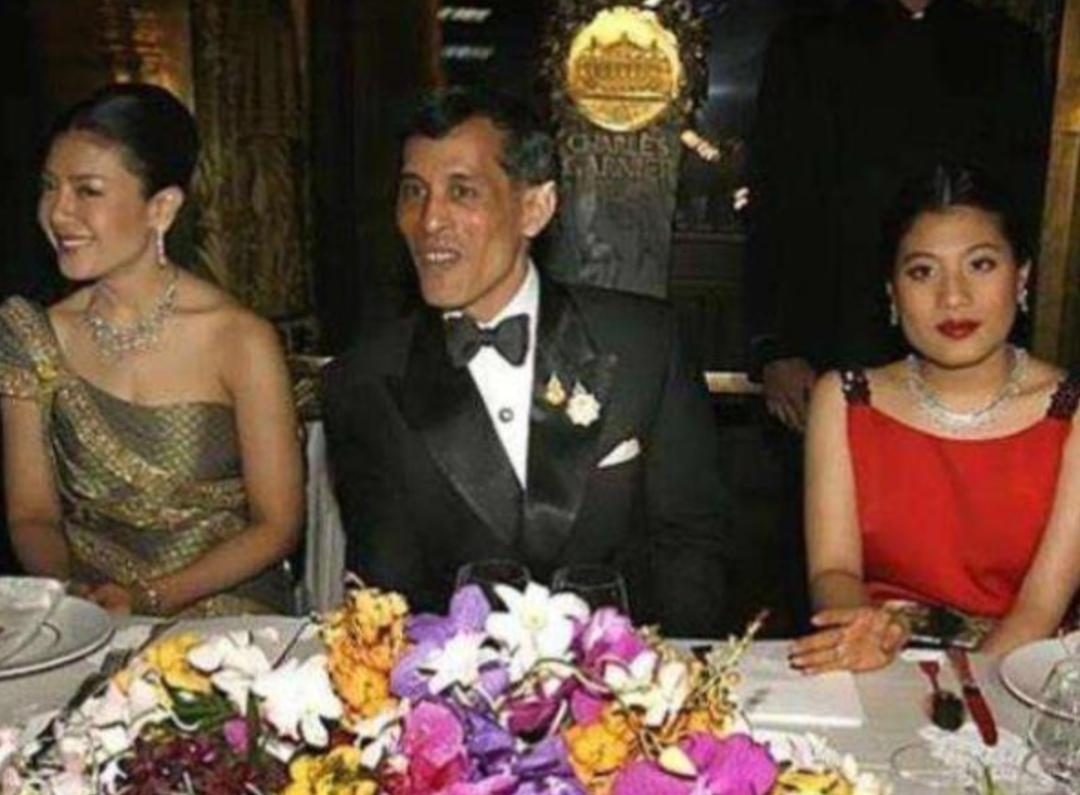 有人说，男人越老越没有爱情。这句话我是赞同的，比如泰王废了西拉米之后，妻妾就成群