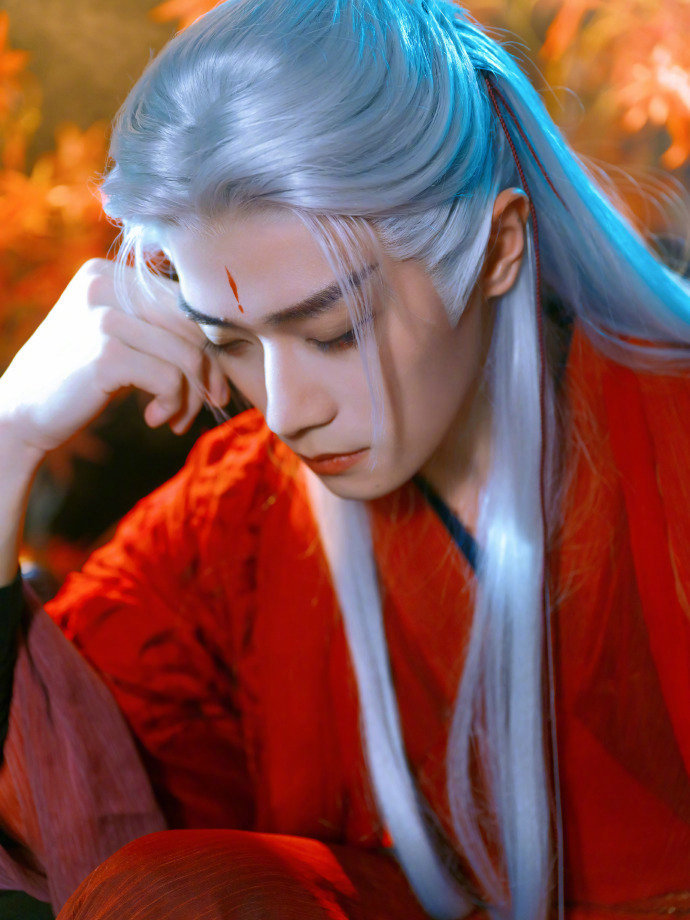 想看曹骏演反派魔王 往那一站，那股亦疯亦霸的魔王劲儿直接戳中魂！从温润公子到嗜血