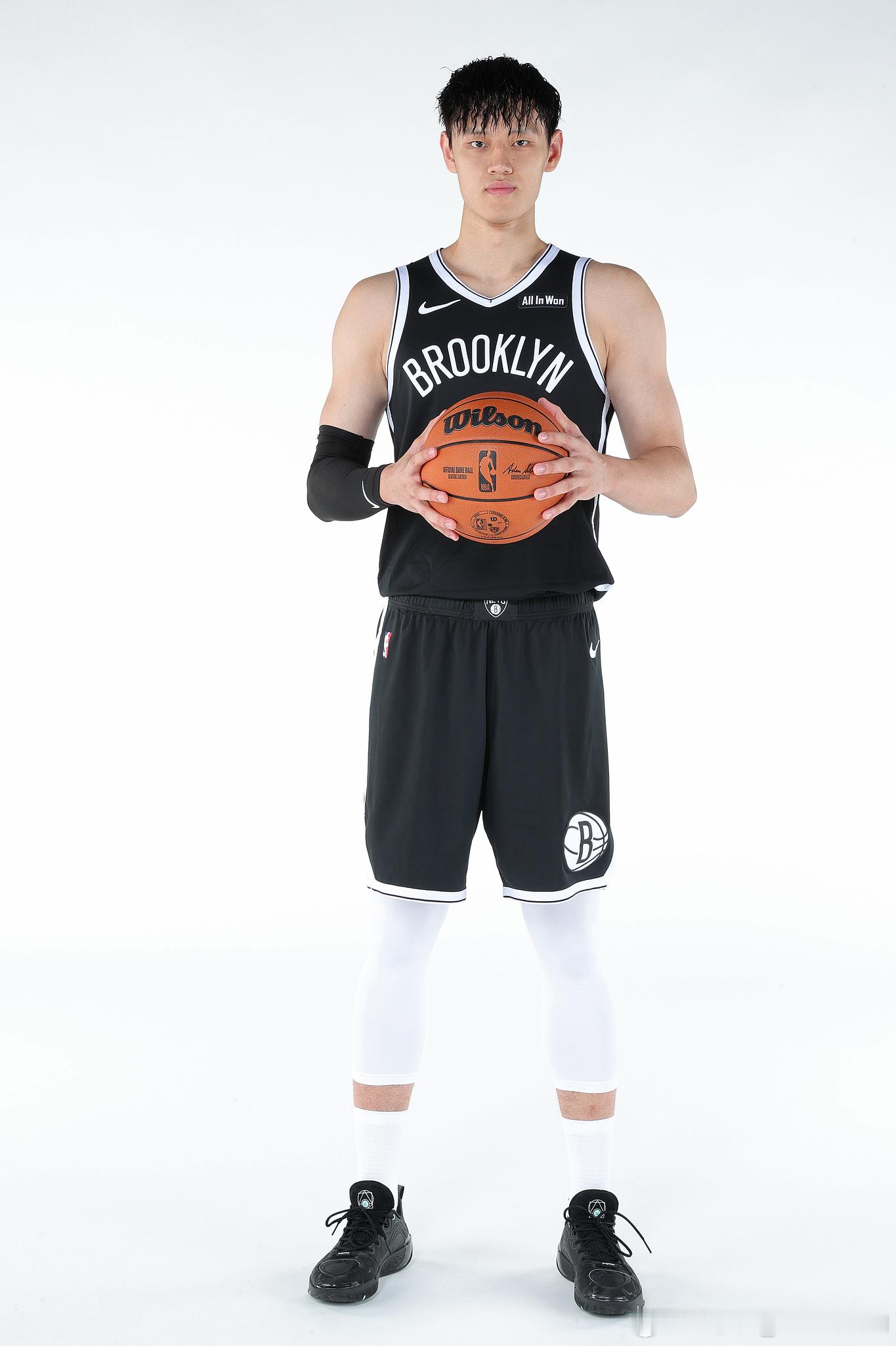 没有中国人关心最后能不能守住胜利果实，很显然NBA新赛季开拓者队将获得中国球迷独