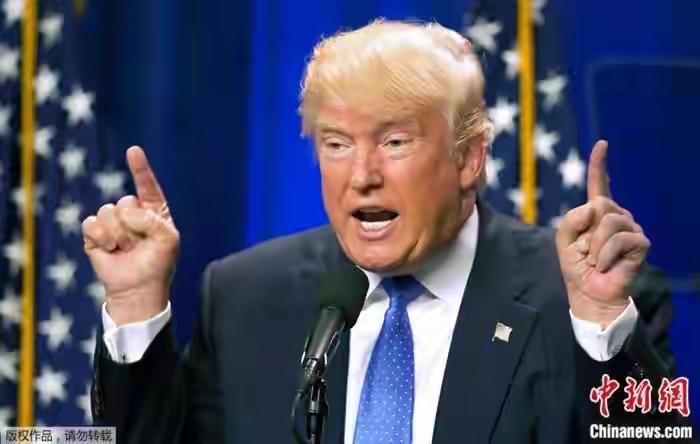 3月13日，美媒报道，特朗普自吹“油价上涨，美国赚翻了”，这一言论引得民主党愤怒