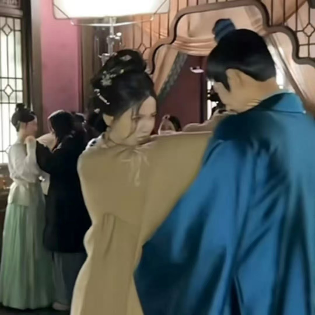 虞书欣片场小品女王虞书欣新剧小品女王虞书欣新剧小品女王，可以可以，