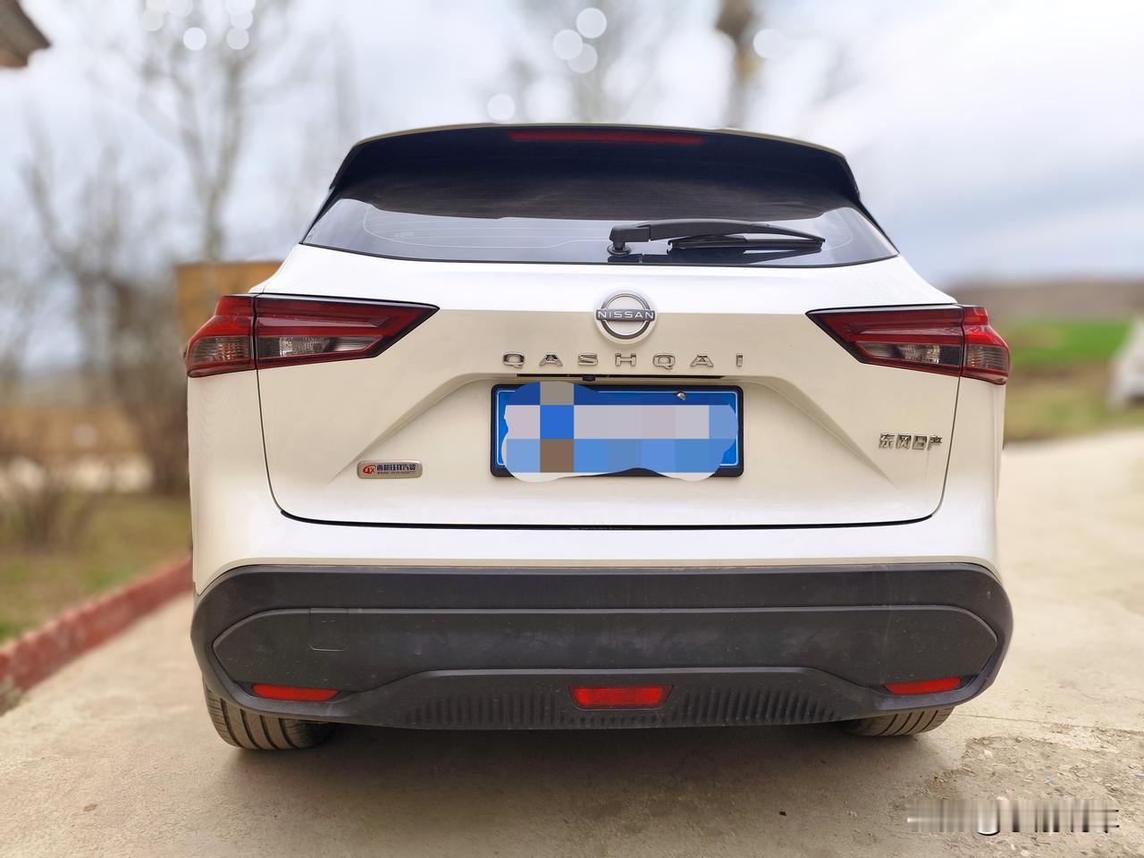 我的爱车，东风日产第三代逍客，作为紧凑型入门级suv如此能装，已经很完美了，首先