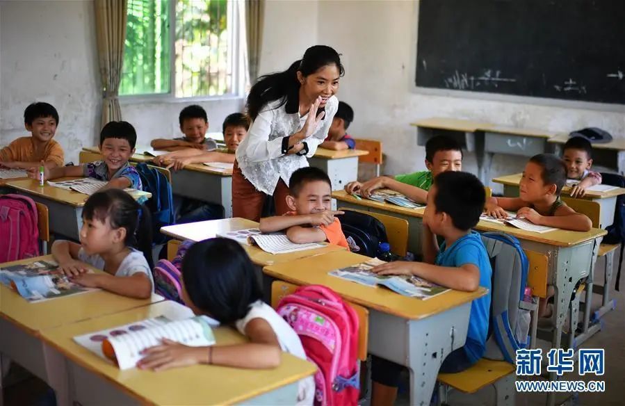 【早年被抢着要、现在难找人，#县城女教师为何也遭遇婚恋难#？】尹秋玲：据H县教工