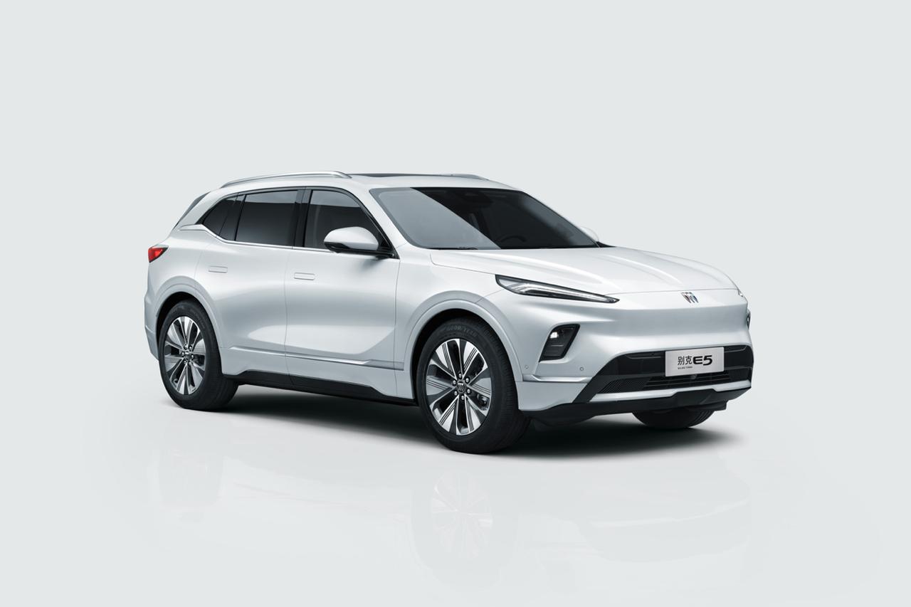 新别克纯电E5焕新上市，官方一口价的价格为14.99万元～16.99万元，下面一
