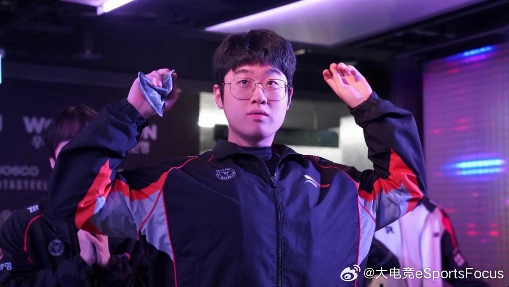 圆头圆脑🐽以及昨天的千杀成就封面cr. zeuze001 twi.hle战胜k