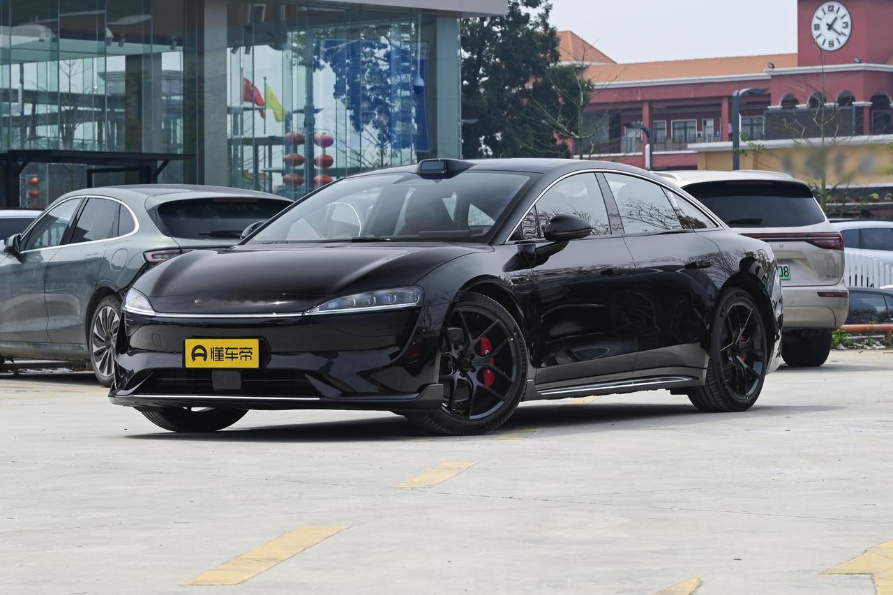 【远超油车！深圳6月新能源车渗透率77.4% 】7月18日，据媒体报道，截至20