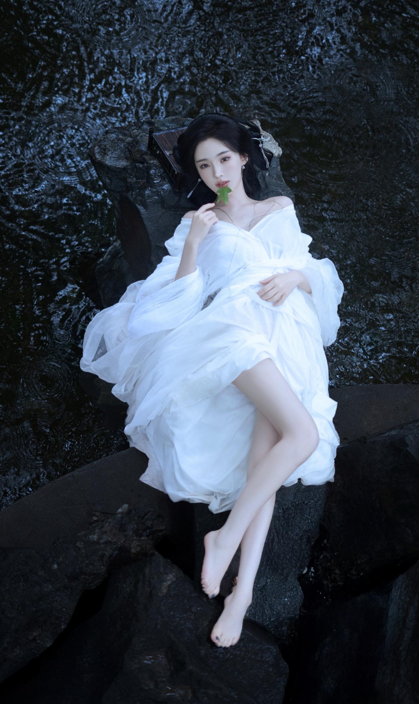 “清风明月，只为你而来”