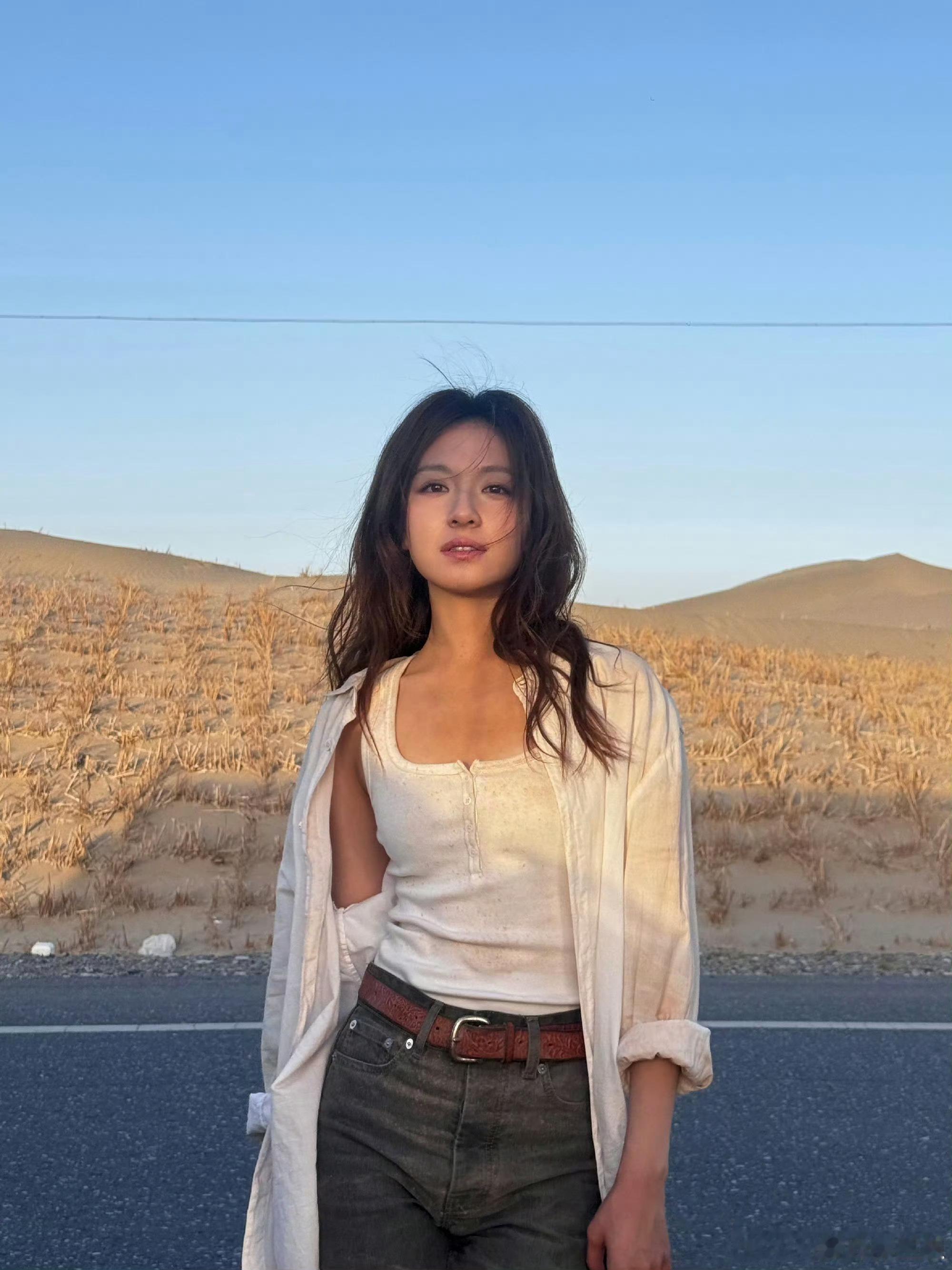 女装是真的完了，李兰迪也逃不过这种裤子啊。谁家的啊谁说女子不如男真的有了 ​​​