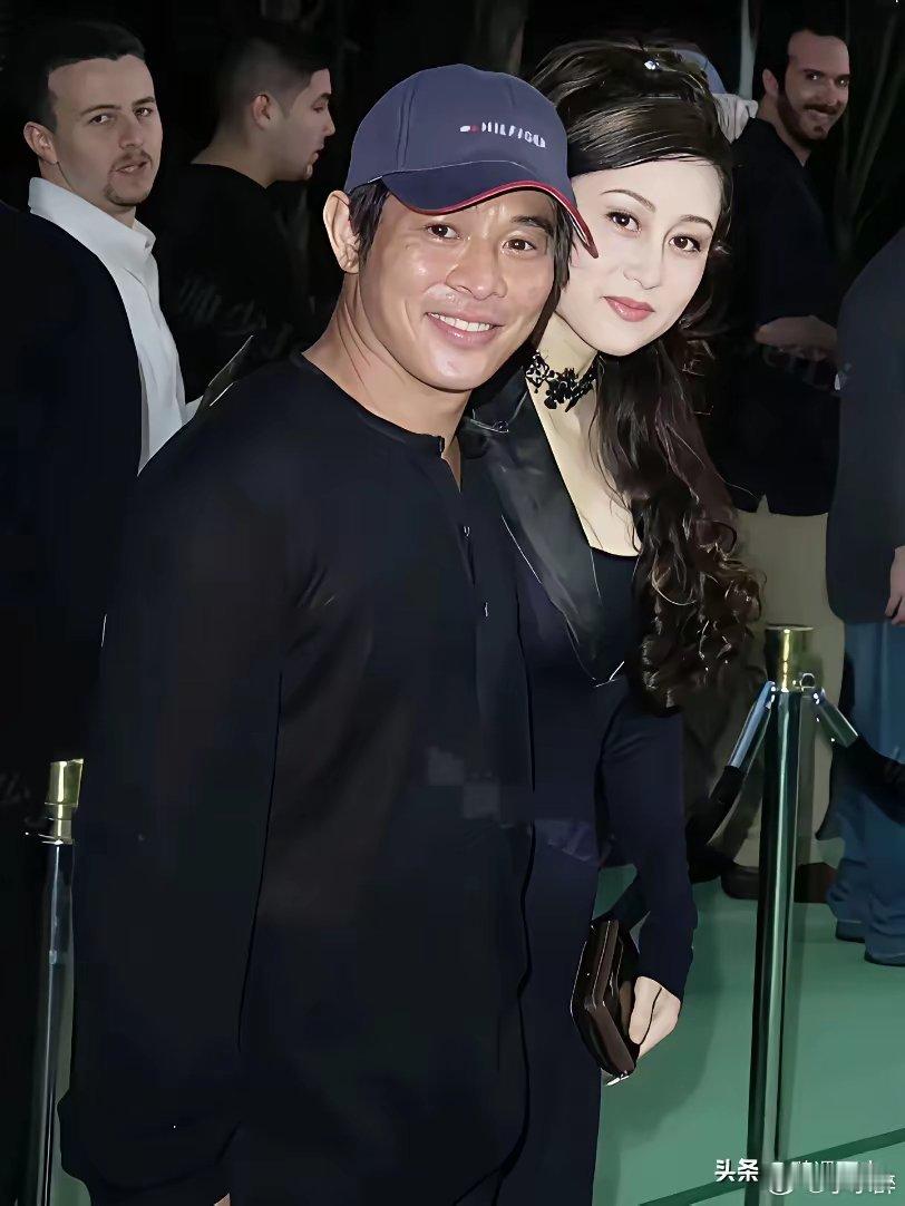 李连杰和利智的婚姻，也告诉全天下夫妻一个道理。​爱一个人才会付出，利智美不美不知