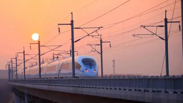 2026年端午假期为6月19日至21日，共三天假期，按照全国铁路提前15天预售车
