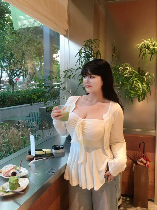 微胖大胸夏日天菜！这套纯欲风上衣太美啦～