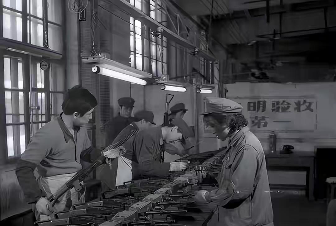 1948年，陈修和已是沈阳兵工厂中将厂长。这是当时中国最大的兵工厂，能生产从步枪
