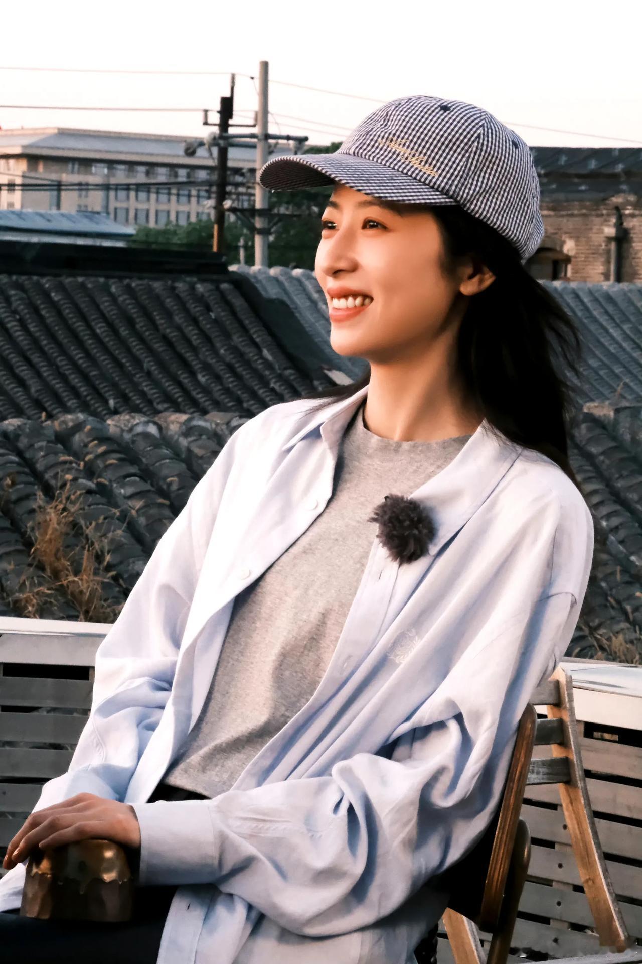 这是一个关于周雨彤自我演说的故事
在花少里面的表现，对周雨彤的为人，是撕碎，是撕