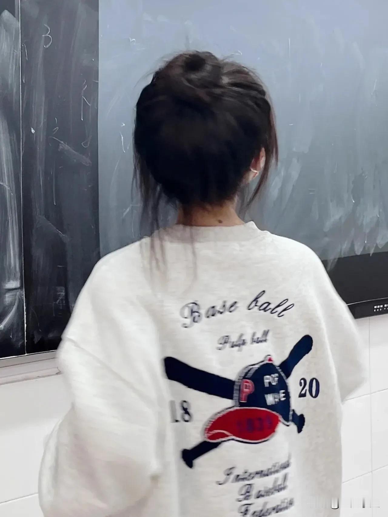 我娃的爷爷我的爸爸，71了。今天大宝二宝给打电话说放寒假我们就回家了，回来了您和