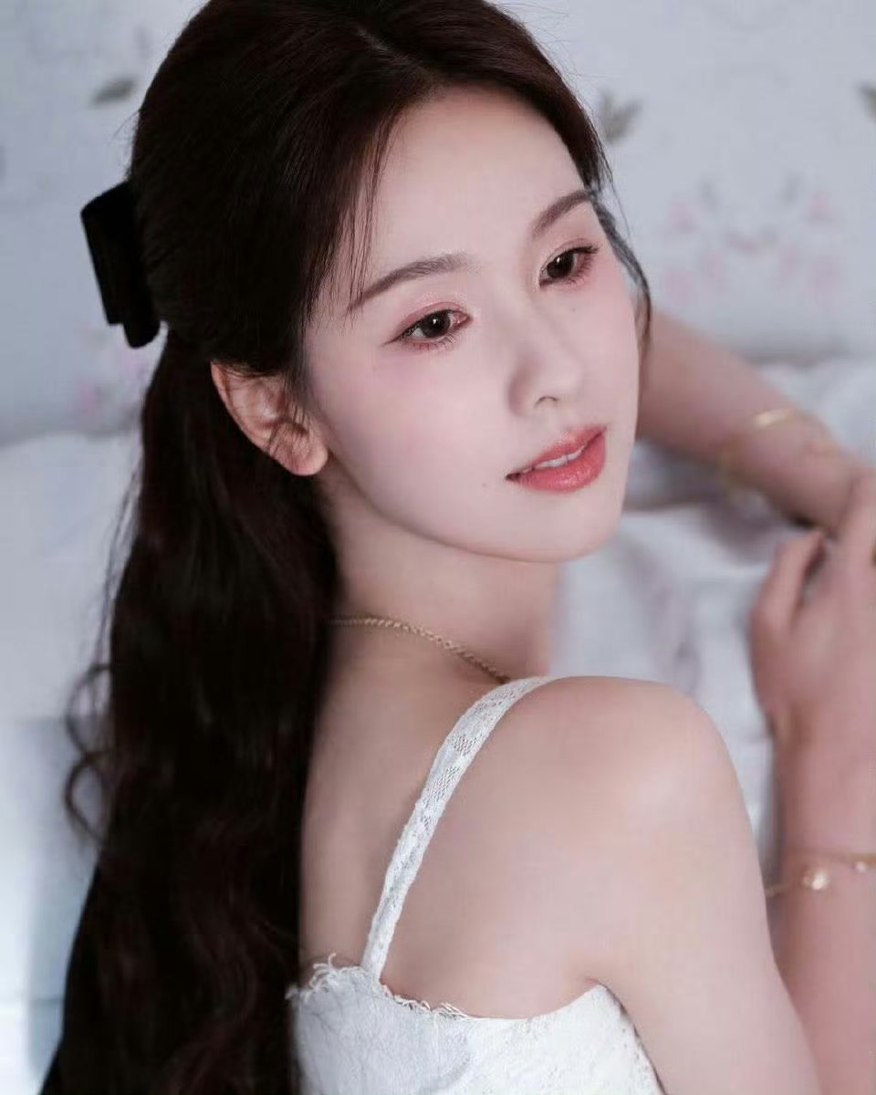陈都灵～～陈都灵[超话]陈都灵日常分享 ​​​
