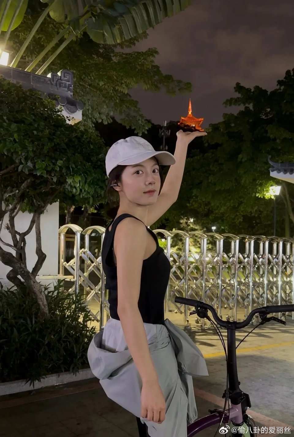 窝麦素颜真的绝 五官太立体了 