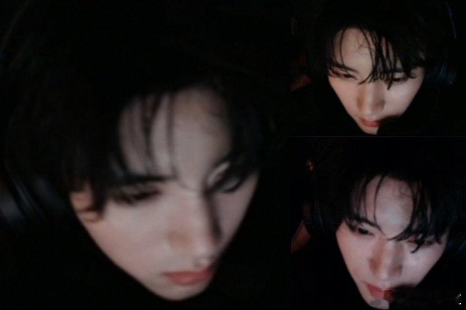 哦莫，黑白配！我怎么觉得这个湿发似曾相识，是不是打游戏那天那个湿发？！周翊然EL