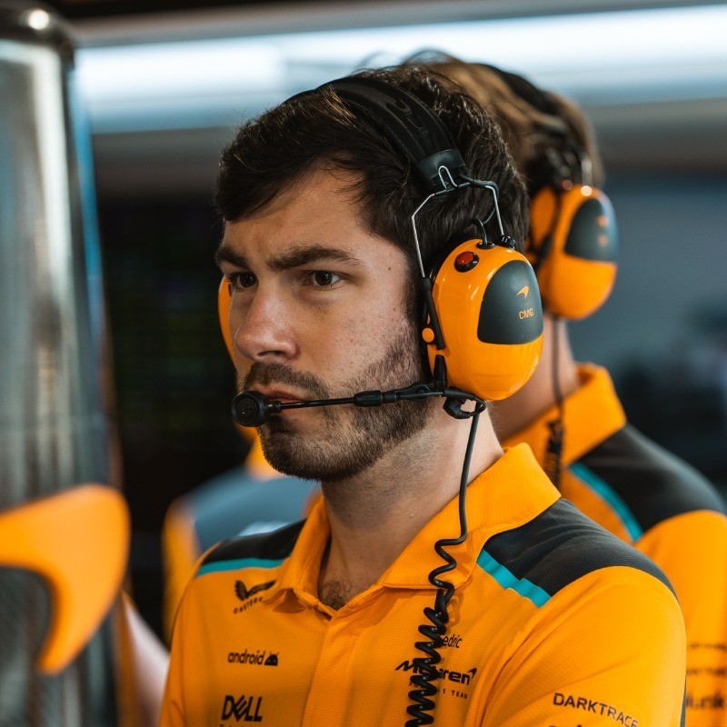 据Autoracer报道，汉密尔顿新任比赛工程师将是塞德里克·米歇尔-格罗斯让（