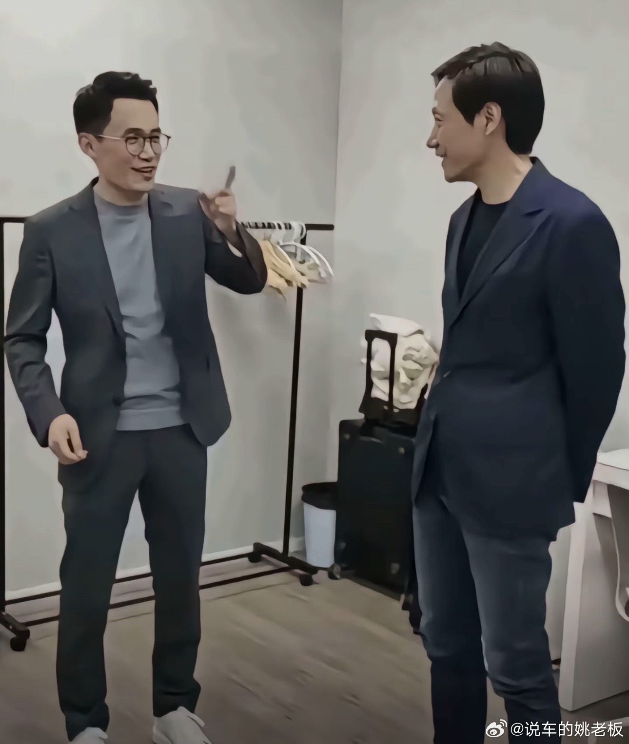 王腾虽然内部定级是“中层管理干部”，但职级已经到了21级了，而小米一共就22级，
