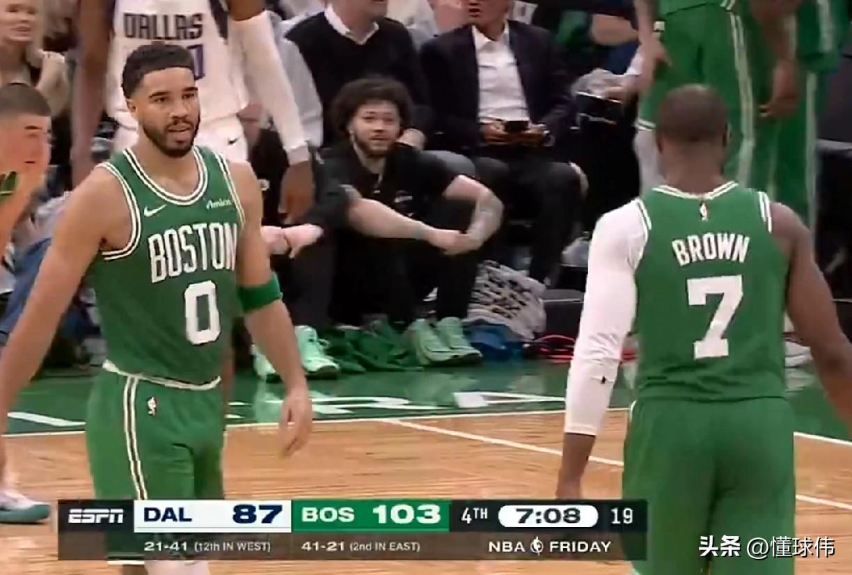 依旧强势！杰伦布朗谈塔图姆：

“塔图姆的回归。”

“为我们做出了很大的贡献。