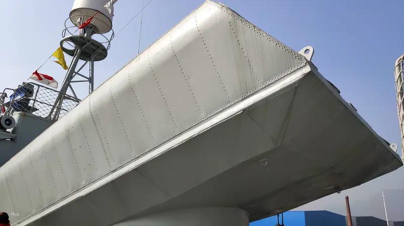 咱们的“新四大金刚”泰州舰，这次改装是真走心了！在舰尾硬是“见缝插针”塞进了16