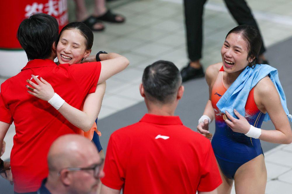 5月1日北京水立方，咱中国跳水队干了一件狠事：首日5项比赛，金牌全抱走！


这