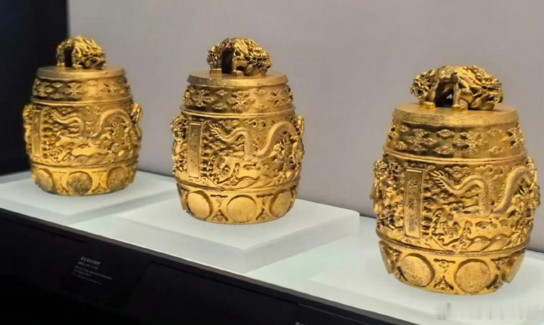 青铜器出厂皮肤是金色青铜器为什么叫吉金 名字里带“金”是因为它真的闪着金色光泽。