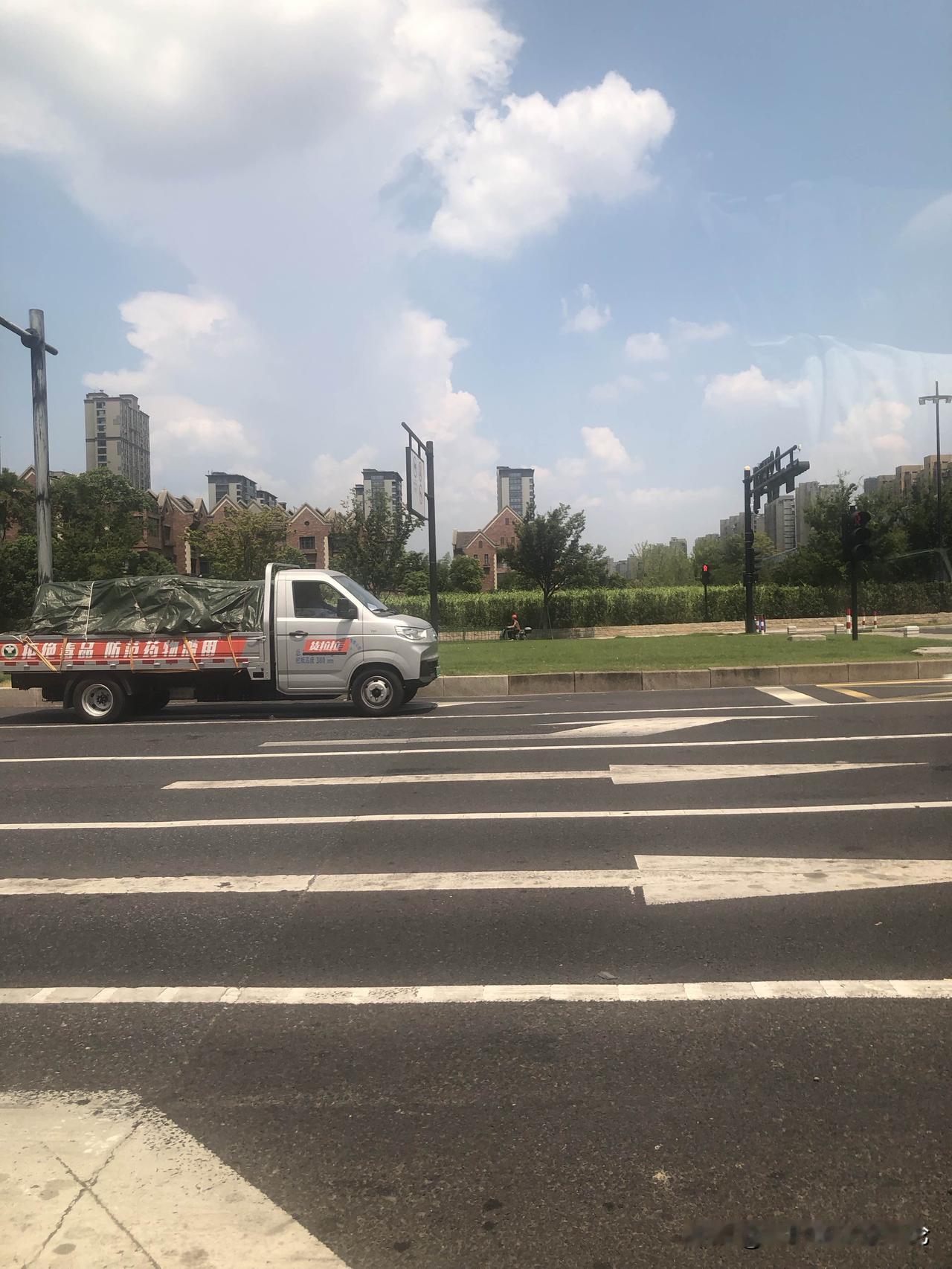 为什么，人到了五六十岁会慢慢对家里的老人不孝了。

人一旦到了五六十岁，有时候可