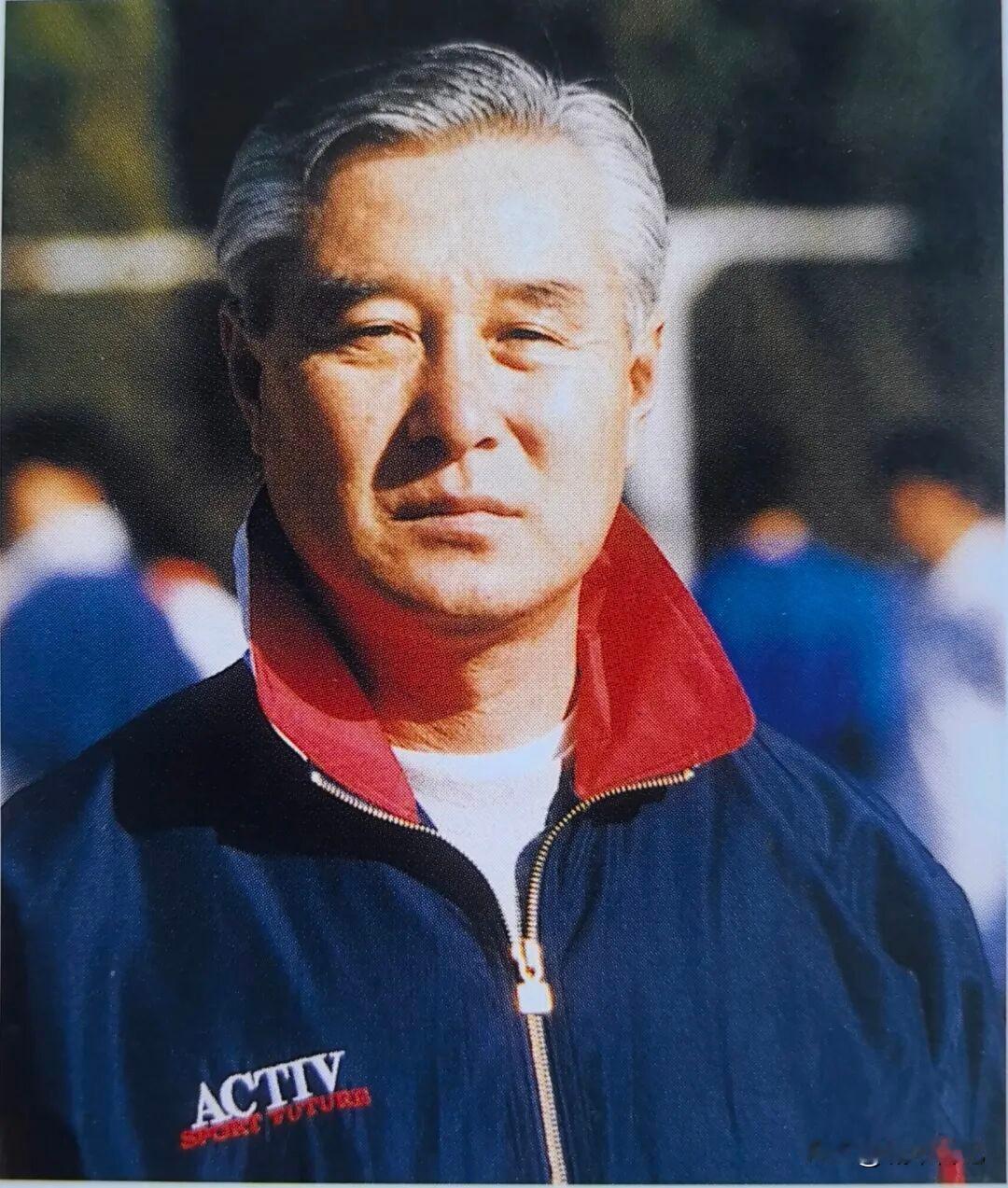 崔殷泽在甲A联赛时代时最早来到的韩国主教练，1997年任职时，崔殷泽带领保级苦主