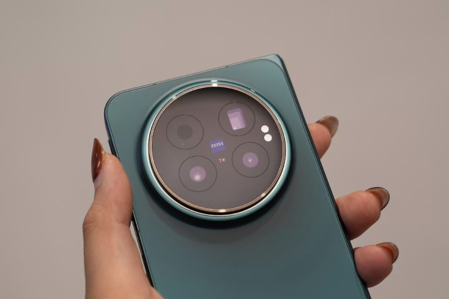 vivo X Fold6图赏，这个外观设计满分十分的话，大家打几分 