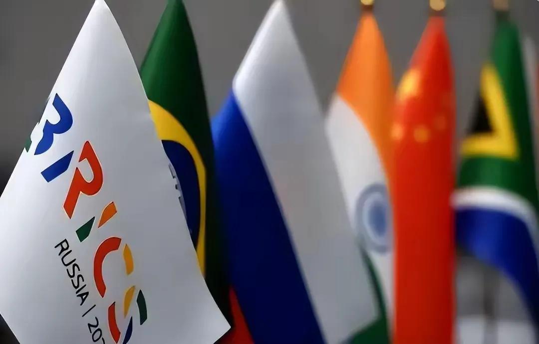 目前，多达34个国家主动要求加入金砖国家组织，局面一片大好！

然而，俄罗斯在此