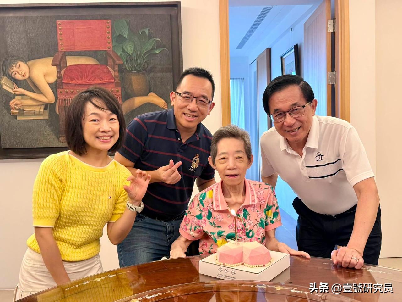 陈水扁今（12日）在脸书发文称，昨天7月11日是我老婆吴淑珍生日，这是去年8月1