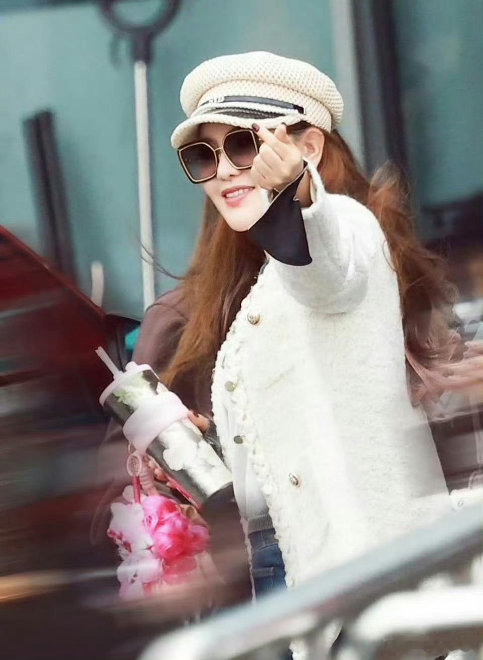 乌兰图雅太可爱了笑不活了！图雅姐记单词也太真实了，完美复刻小时候背英语的样子，又