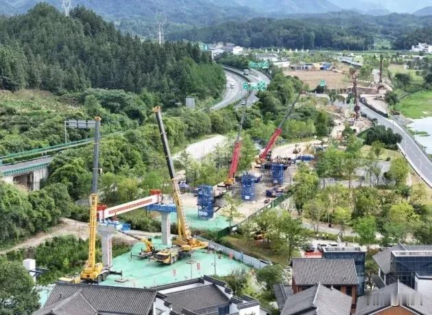 黄山旅游T1线一期正式进入线上主体施工

7月28日，由中铁(上海)投资集团有限